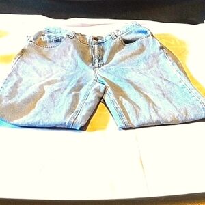 Liz Claiborne Women's Classic Blue Relaxed Jeans Petite 10